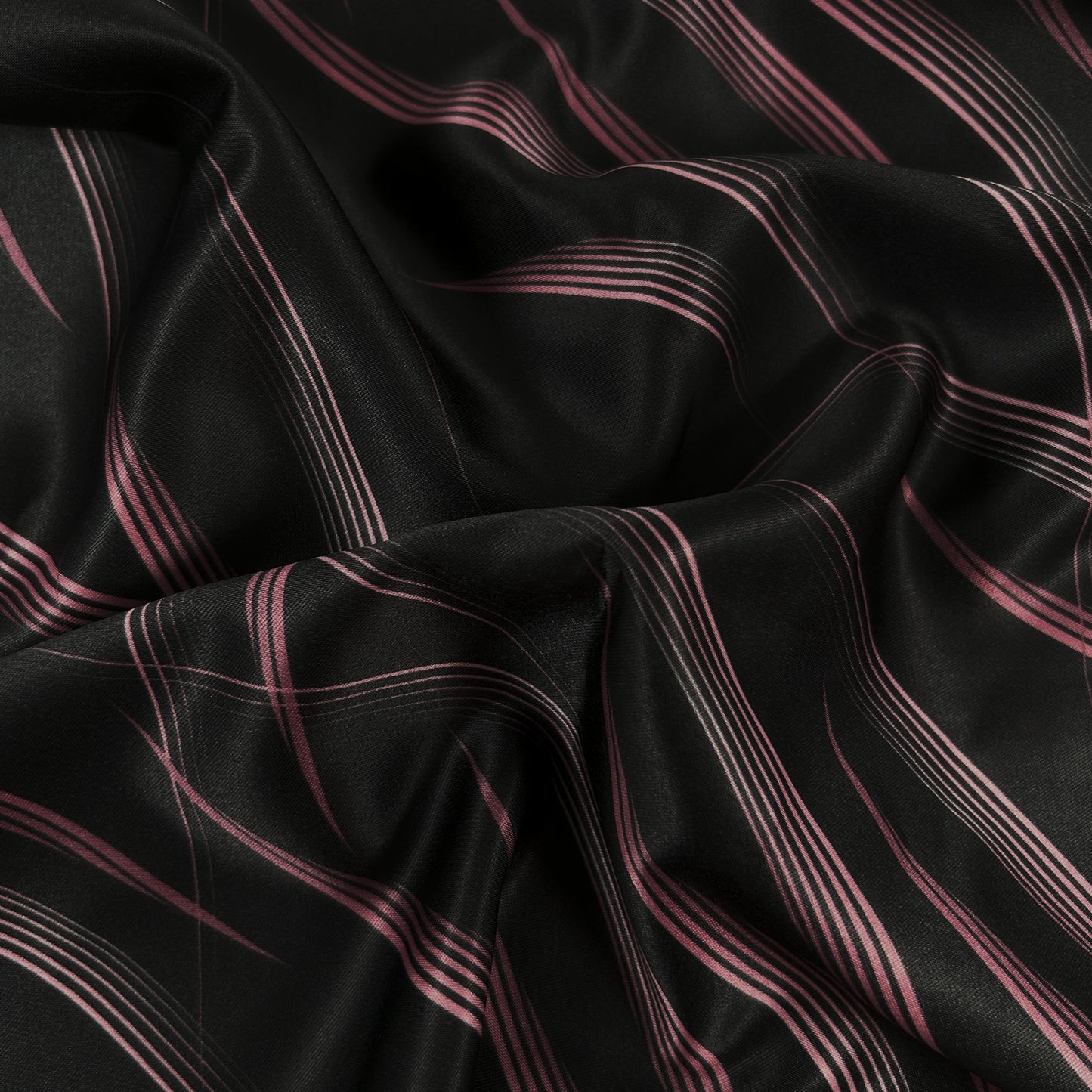 Noir Rouge Bedsheet Set